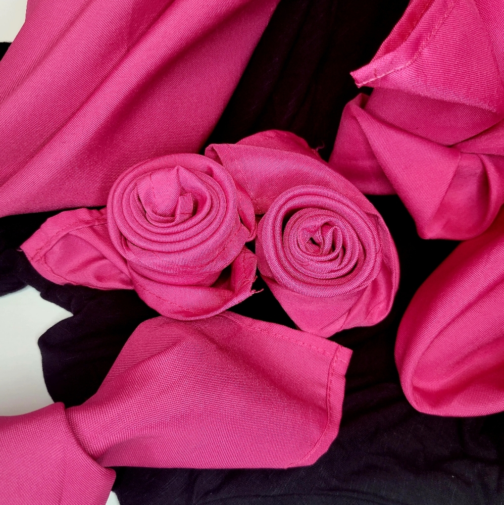 Cloth Napkins Fuchsia color 17in x 17in pre-owned Washable/ Reusable 12 count